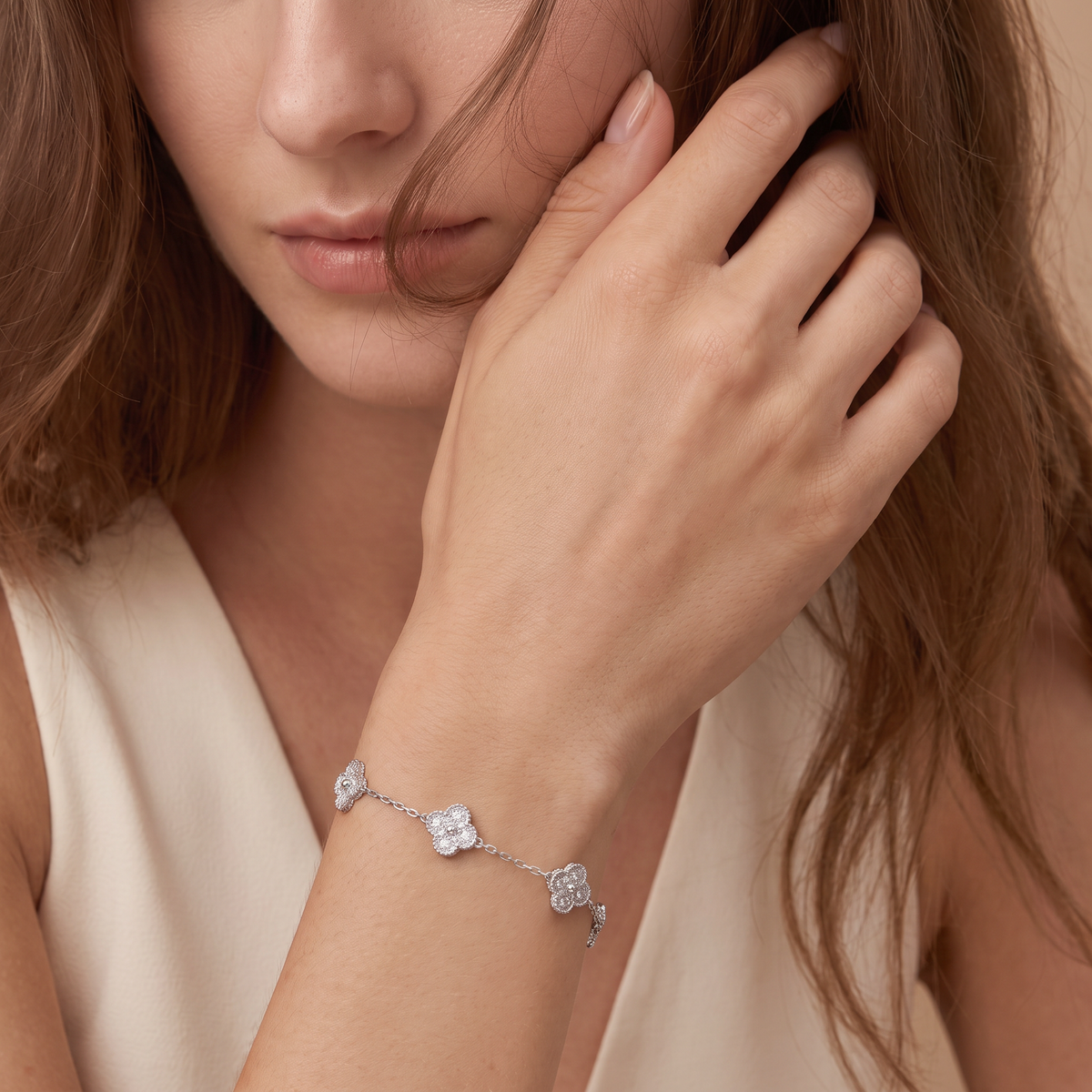 Sweet Alhambra 6 Diamond Clover Motifs Bracelet