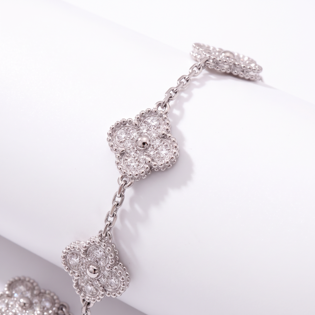 Sweet Alhambra 6 Diamond Clover Motifs Bracelet